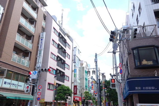 新宿まで約14分！毎時4～8本の特急が停車し、都心への好アクセスと手厚い子育て支援、世田谷区随一の商店街が魅力