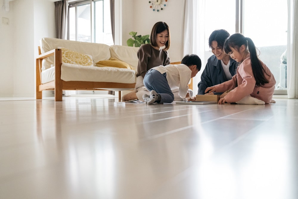 マンションと一戸建て、子育てに向いているのは？メリットとデメリットを知ろう